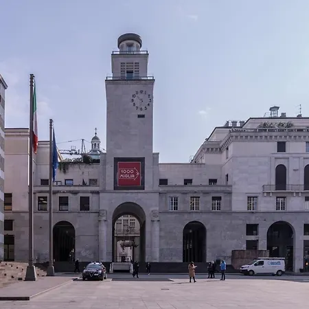 Homo Homini Lupus Apartament *