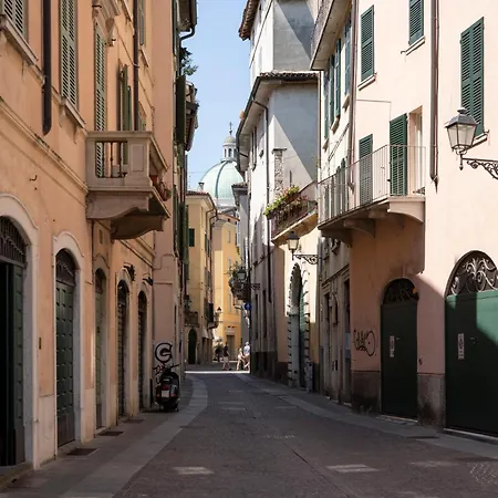 Homo Homini Lupus * Brescia