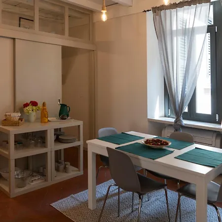 Appartement Homo Homini Lupus